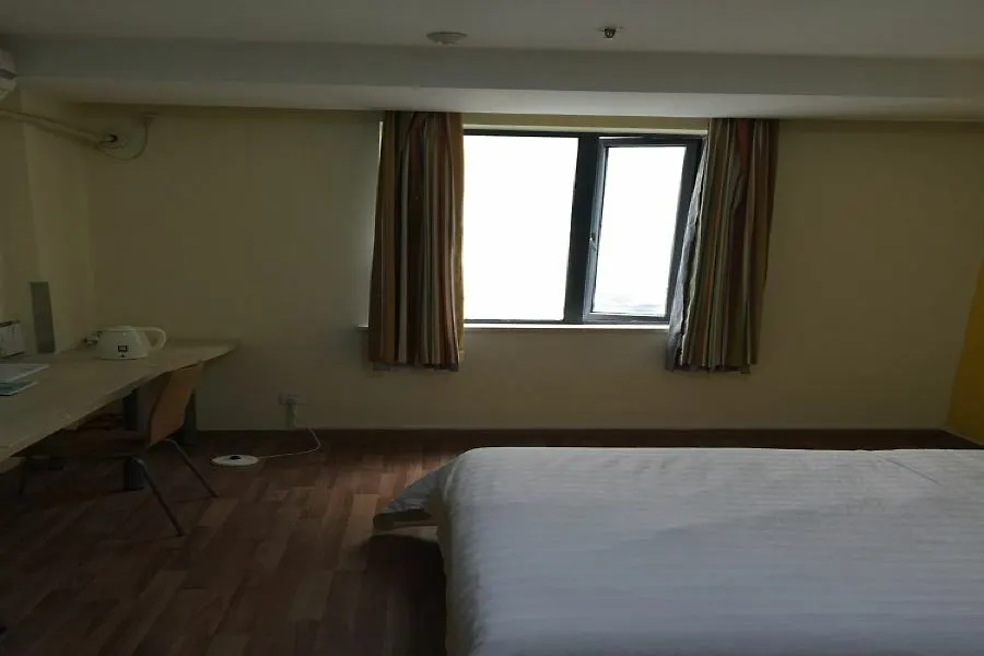 酒店 7Days Inn Shanghai Guilin Road Metro Station