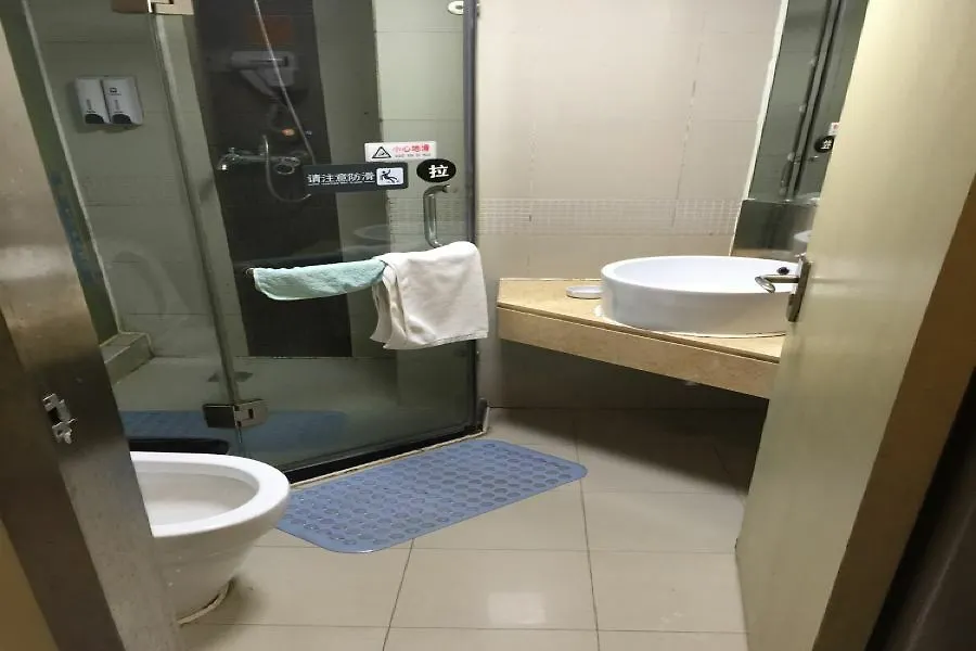 酒店 7Days Inn Shanghai Guilin Road Metro Station
